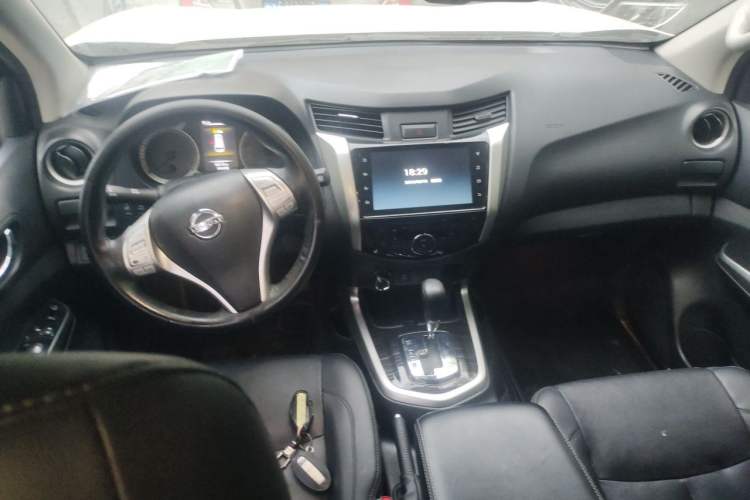 Used Nissan Terra 2020 2.5L XV 4WD Automatic Four-Wheel Drive Flagship Edition Center Console