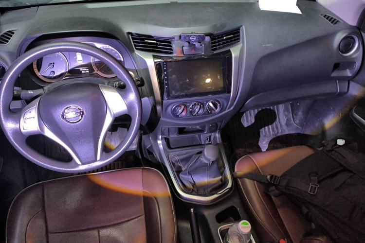 Used Nissan Terra 2020 2.5L XE Manual Two-Wheel-Drive Elite Edition Center Console