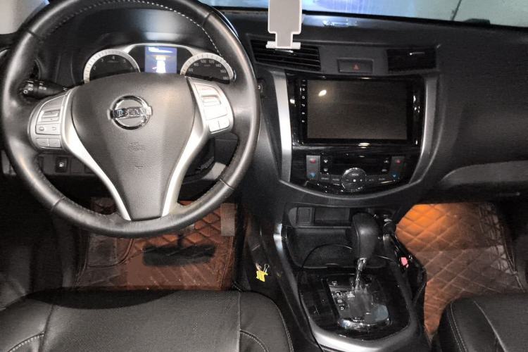 Used Nissan Terra 2020 2.5L XV Automatic 2WD Smart Edition Center Console