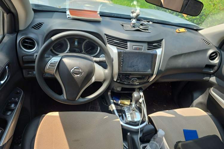 Used Nissan Terra 2020 2.5L XL Upper Automatic Two-Wheel Drive Luxury Edition Center Console