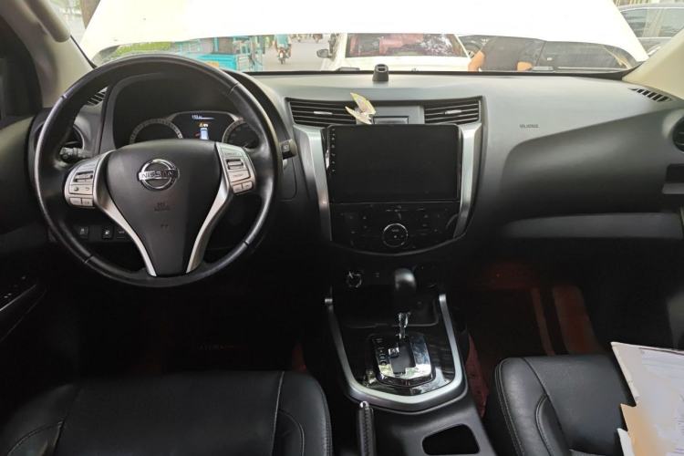 Used Nissan Terra 2020 2.5L XV 4WD Automatic Four-Wheel Drive Flagship Edition Center Console