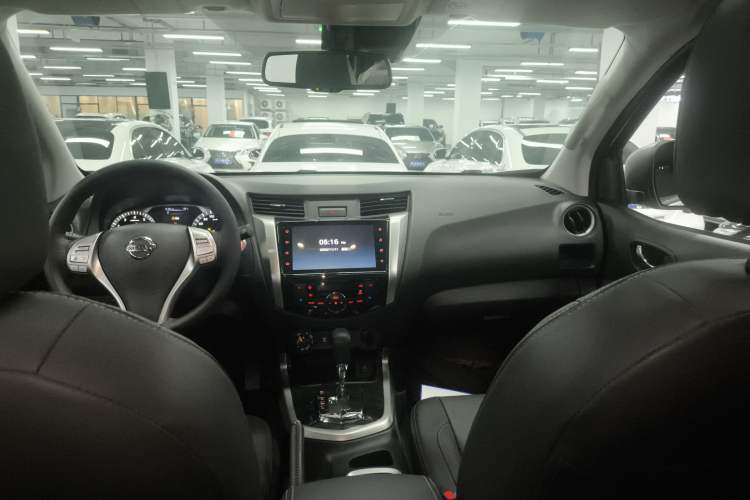 Used Nissan Terra 2020 2.5L XV 4WD Automatic Four-Wheel Drive Flagship Edition Center Console