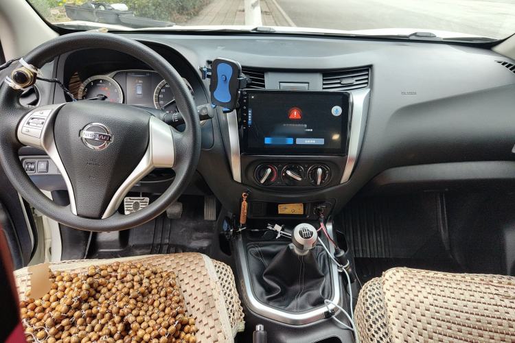 Used Nissan Terra 2020 2.5L XE Manual Two-Wheel-Drive Elite Edition Center Console