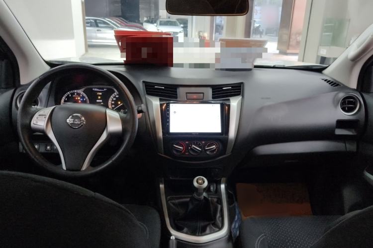 Used Nissan Terra 2020 2.5L XE Manual Two-Wheel-Drive Elite Edition Center Console