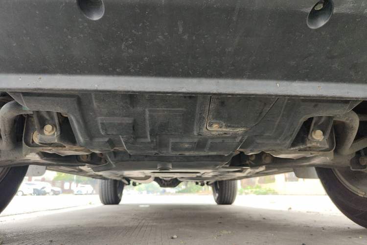 Used Nissan Terra 2020 2.5L XE Manual Two-Wheel-Drive Elite Edition Chassis Front