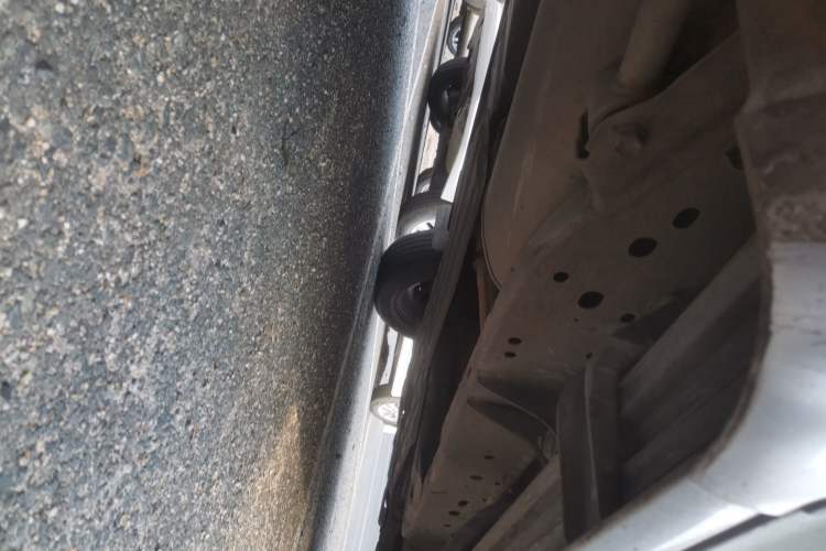 Used Nissan Terra 2020 2.5L XE Manual Two-Wheel-Drive Elite Edition Chassis Rear Right