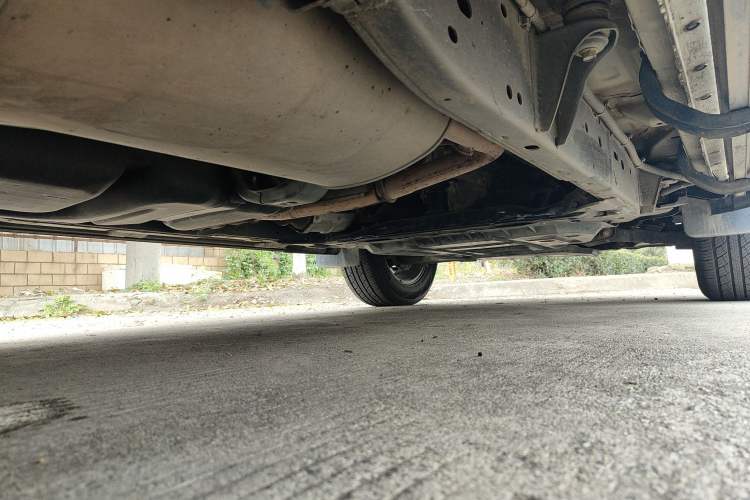 Used Nissan Terra 2020 2.5L XE Manual Two-Wheel-Drive Elite Edition Chassis Rear Right