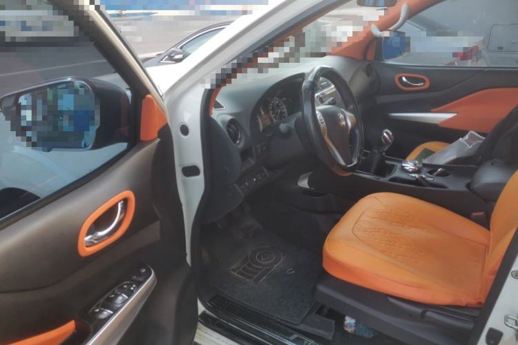 Used Nissan Terra 2020 2.5L XE Manual Two-Wheel-Drive Elite Edition Driver Seat