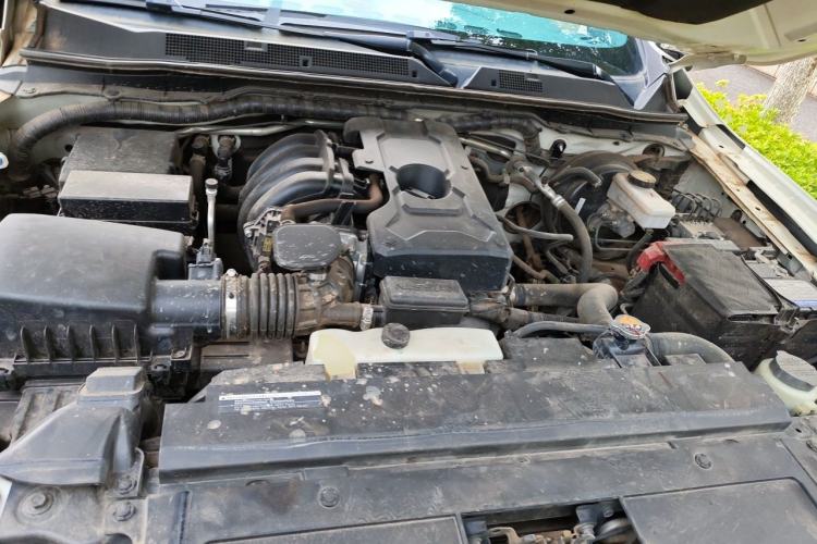 Used Nissan Terra 2020 2.5L XL Upper Automatic Two-Wheel Drive Luxury Edition Engine Bay