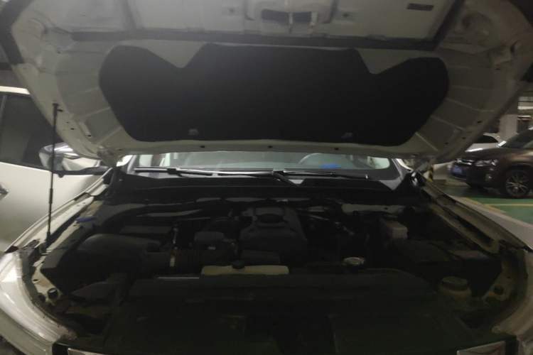 Used Nissan Terra 2020 2.5L XL Upper Automatic Two-Wheel Drive Luxury Edition Engine Bay