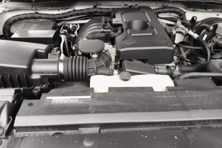 Used Nissan Terra 2020 2.5L XL Upper Automatic Two-Wheel Drive Luxury Edition Engine Bay
