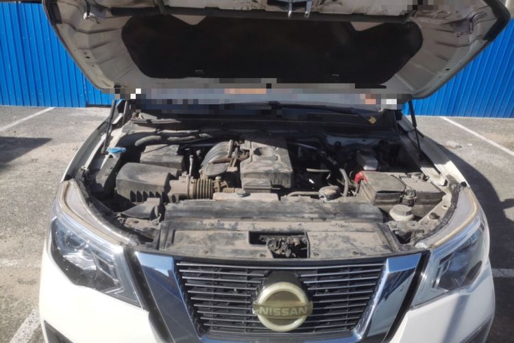 Used Nissan Terra 2020 2.5L XE Manual Two-Wheel-Drive Elite Edition Engine Bay