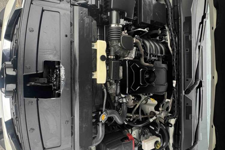 Used Nissan Terra 2020 2.5L XL Upper 4WD Automatic Four-Wheel Drive Luxury Edition Engine Bay