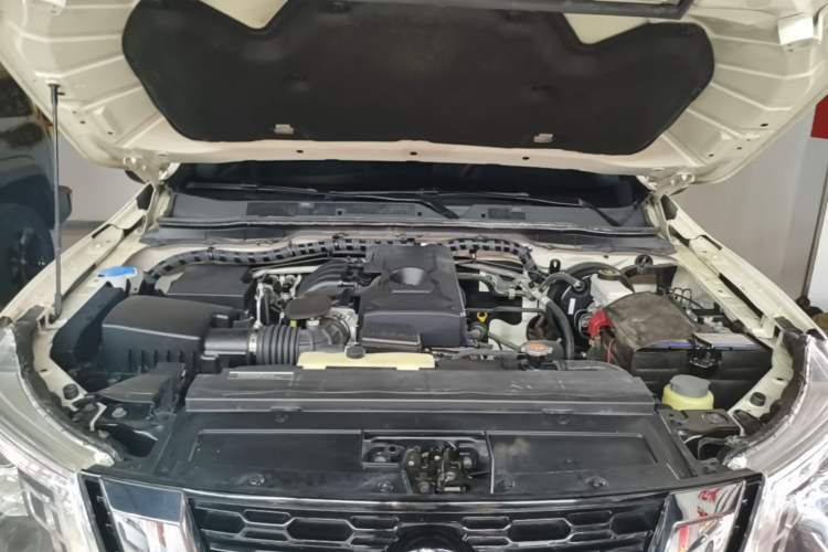 Used Nissan Terra 2020 2.5L XL Upper 4WD Automatic Four-Wheel Drive Luxury Edition Engine Bay