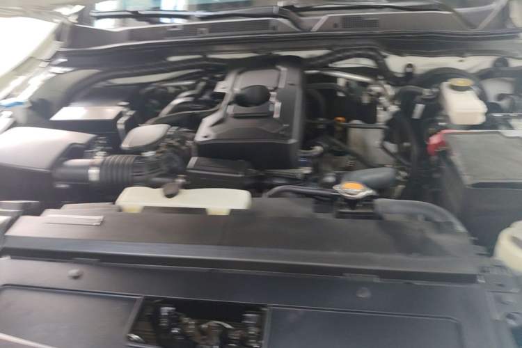 Used Nissan Terra 2020 2.5L XL Upper Automatic Two-Wheel Drive Luxury Edition Engine Bay