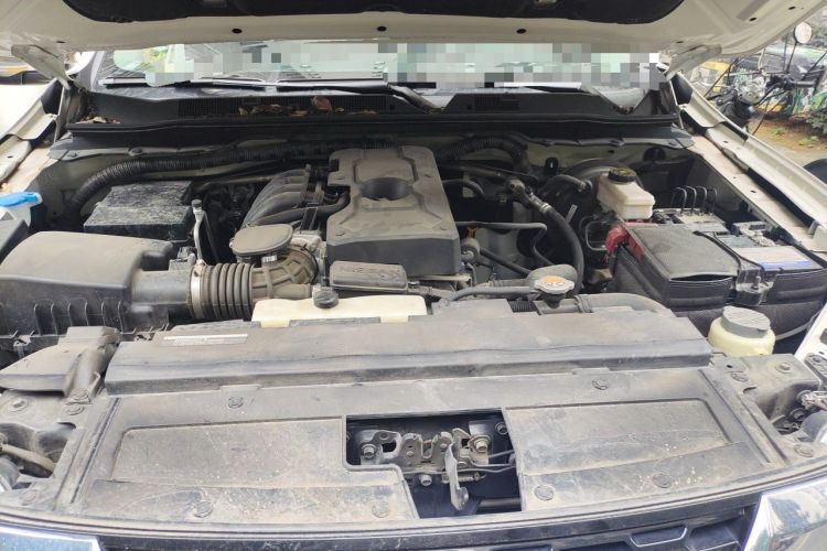 Used Nissan Terra 2020 2.5L XL Upper Automatic Two-Wheel Drive Luxury Edition Engine Bay