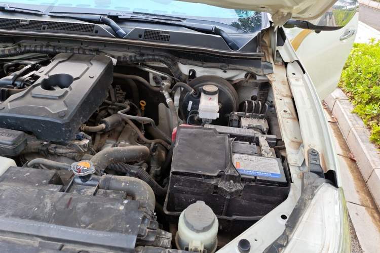 Used Nissan Terra 2020 2.5L XL Upper Automatic Two-Wheel Drive Luxury Edition Engine Bay Left