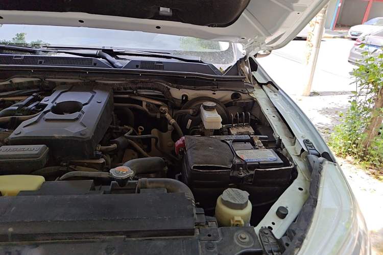 Used Nissan Terra 2020 2.5L XL Upper 4WD Automatic Four-Wheel Drive Luxury Edition Engine Bay Left