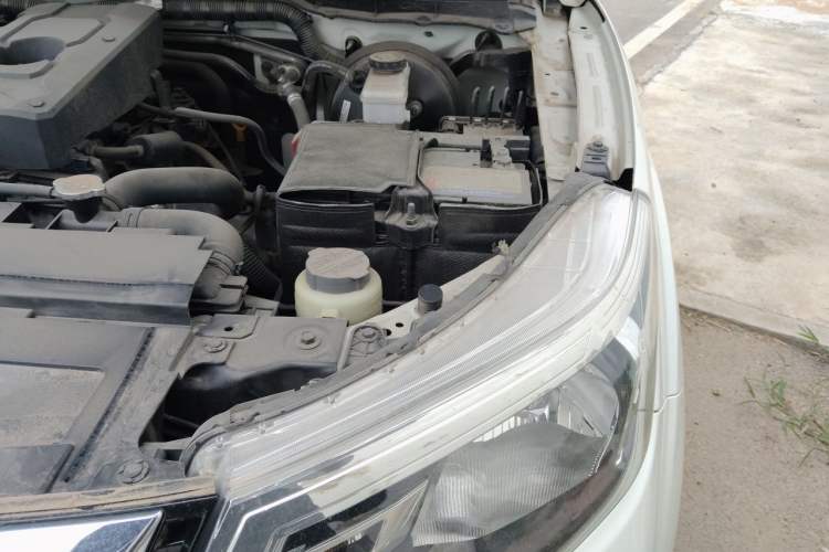 Used Nissan Terra 2020 2.5L XL Upper Automatic Two-Wheel Drive Luxury Edition Engine Bay Left