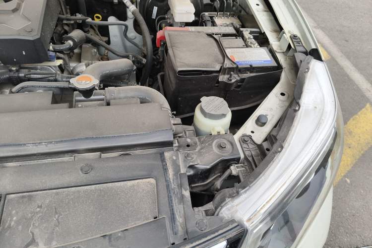 Used Nissan Terra 2020 2.5L XL Upper 4WD Automatic Four-Wheel Drive Luxury Edition Engine Bay Left