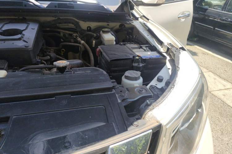 Used Nissan Terra 2020 2.5L XL Upper 4WD Automatic Four-Wheel Drive Luxury Edition Engine Bay Left
