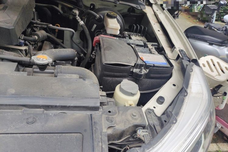 Used Nissan Terra 2020 2.5L XL Upper Automatic Two-Wheel Drive Luxury Edition Engine Bay Left