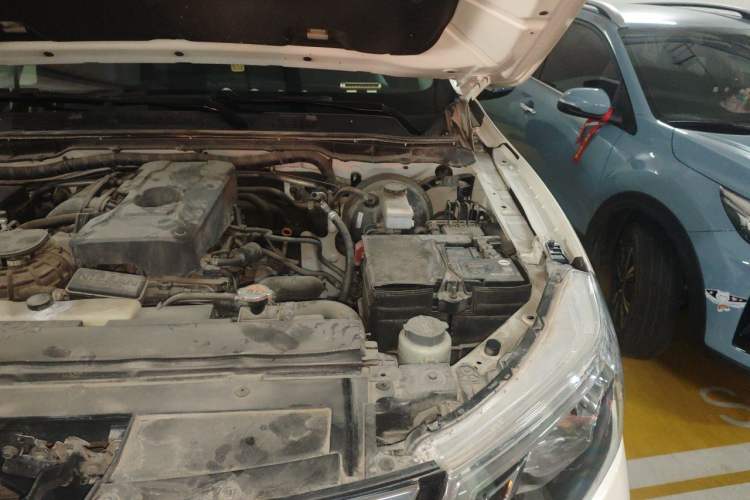 Used Nissan Terra 2020 2.5L XL Upper Automatic Two-Wheel Drive Luxury Edition Engine Bay Left