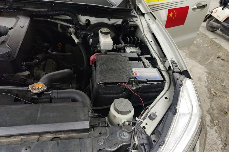 Used Nissan Terra 2020 2.5L XE Manual Two-Wheel-Drive Elite Edition Engine Bay Left