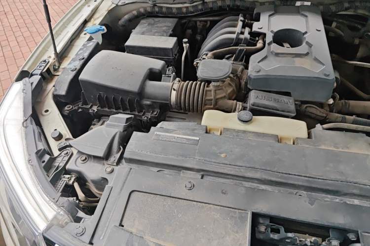 Used Nissan Terra 2020 2.5L XL Upper 4WD Automatic Four-Wheel Drive Luxury Edition Engine Bay Right