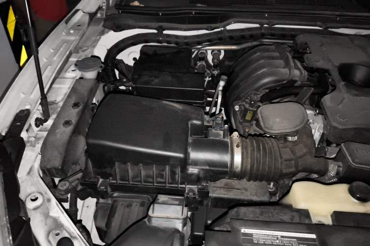 Used Nissan Terra 2020 2.5L XV Automatic 2WD Smart Edition Engine Bay Right