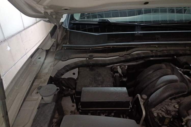 Used Nissan Terra 2020 2.5L XL Upper Automatic Two-Wheel Drive Luxury Edition Engine Bay Right