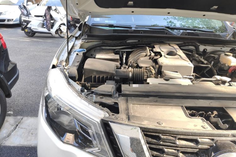Used Nissan Terra 2020 2.5L XL Upper Automatic Two-Wheel Drive Luxury Edition Engine Bay Right