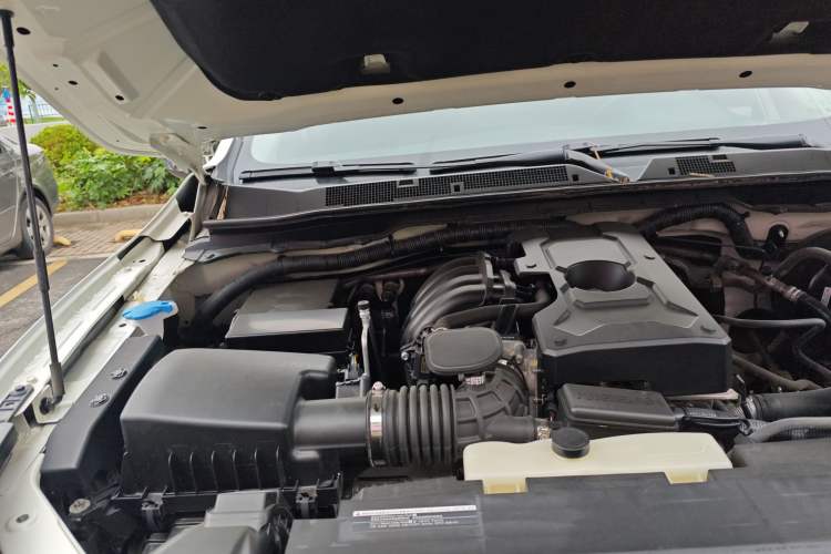 Used Nissan Terra 2020 2.5L XL Upper Automatic Two-Wheel Drive Luxury Edition Engine Bay Right