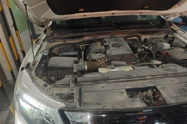 Used Nissan Terra 2020 2.5L XL Upper Automatic Two-Wheel Drive Luxury Edition Engine Bay Right
