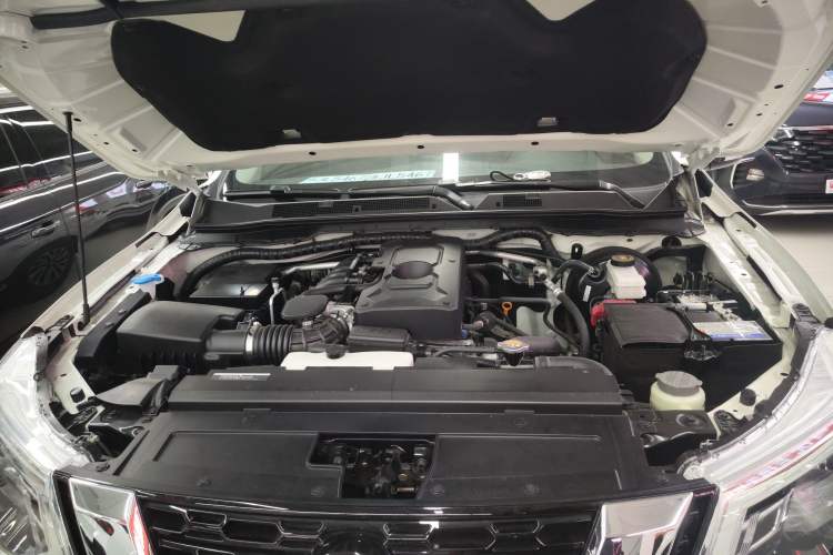 Used Nissan Terra 2020 2.5L XL Upper Automatic Two-Wheel Drive Luxury Edition Engine Bay