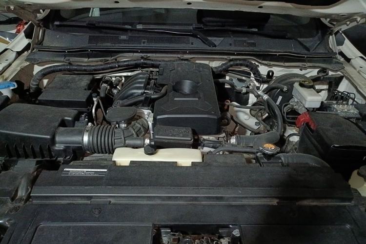 Used Nissan Terra 2020 2.5L XL Upper Automatic Two-Wheel Drive Luxury Edition Engine Bay