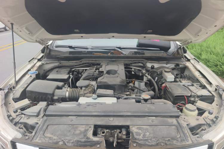 Used Nissan Terra 2020 2.5L XL Upper Automatic Two-Wheel Drive Luxury Edition Engine Bay