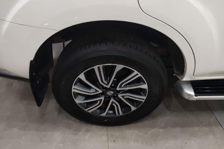 Used Nissan Terra 2020 2.5L XL Upper 4WD Automatic Four-Wheel Drive Luxury Edition Exterior 2