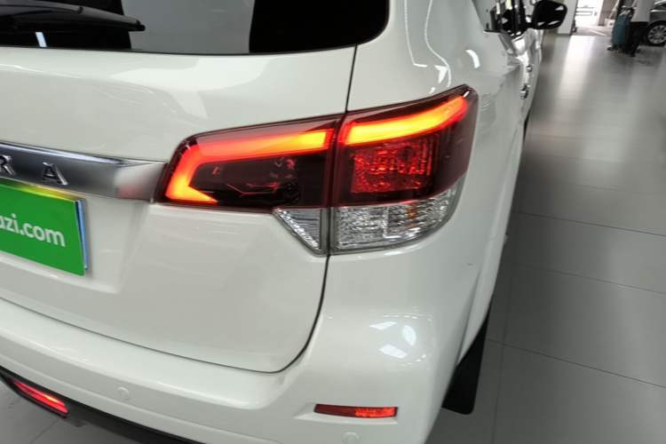 Used Nissan Terra 2020 2.5L XL Upper Automatic Two-Wheel Drive Luxury Edition Exterior 3