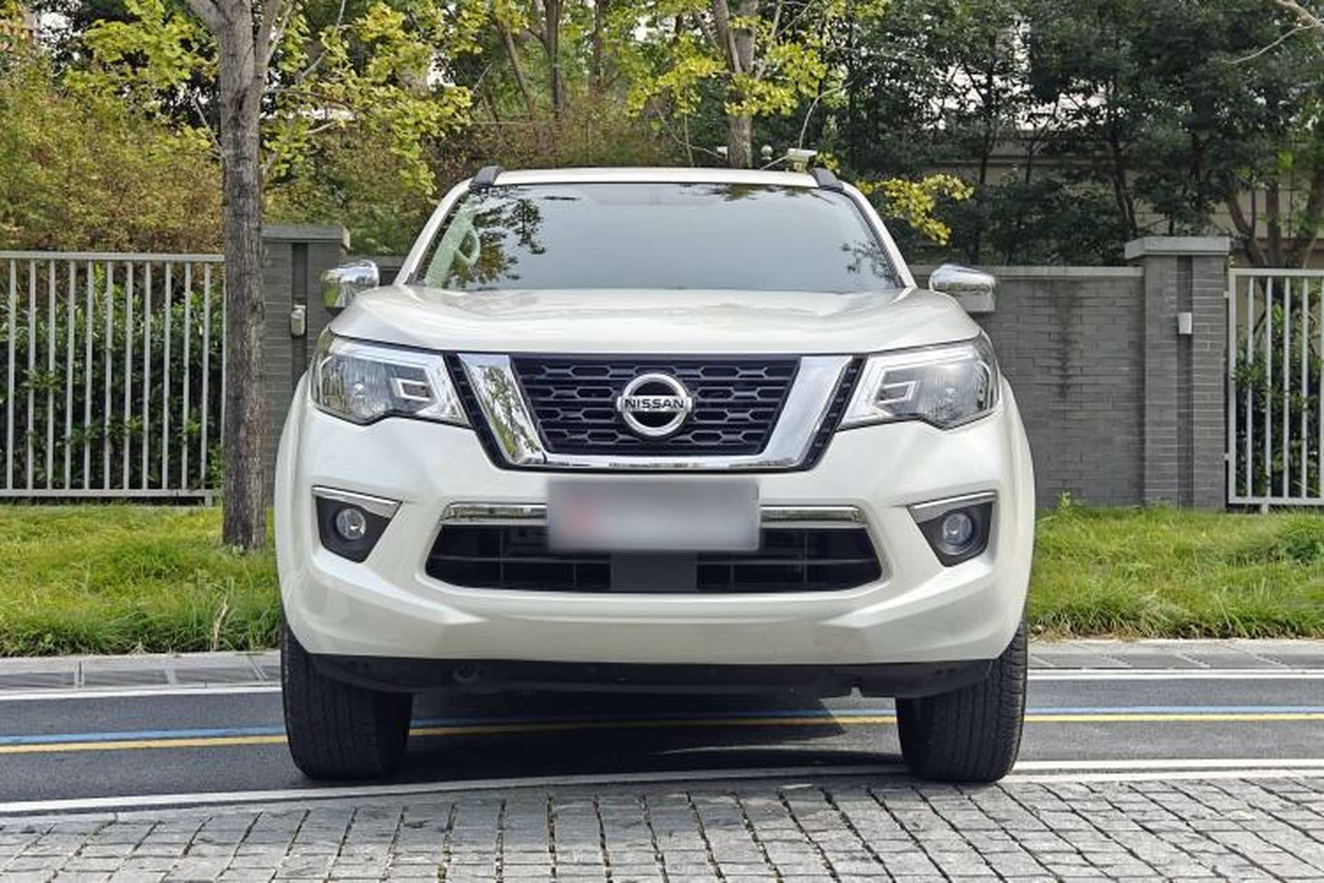Used Nissan Terra 2020 2.5L XL Upper Automatic Two-Wheel Drive Luxury Edition Exterior 4