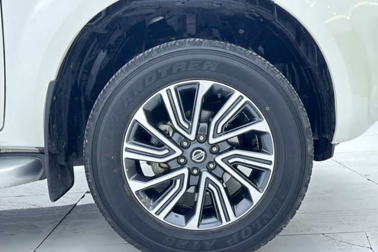 Used Nissan Terra 2020 2.5L XE Manual Two-Wheel-Drive Elite Edition Exterior 5