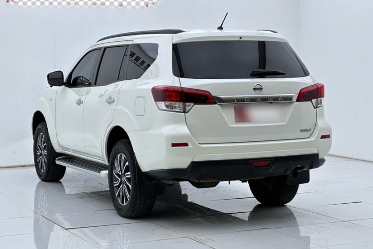 Used Nissan Terra 2020 2.5L XE Manual Two-Wheel-Drive Elite Edition Exterior 6
