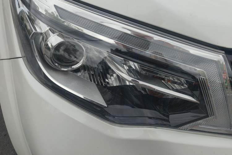 Used Nissan Terra 2020 2.5L XV 4WD Automatic Four-Wheel Drive Flagship Edition Exterior 6