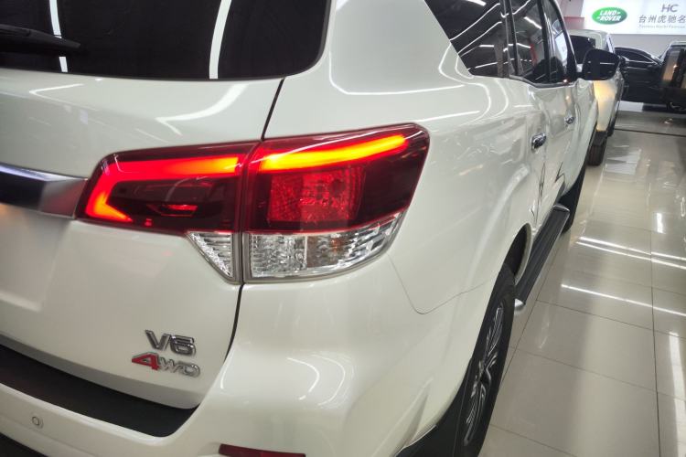 Used Nissan Terra 2020 2.5L XL Upper Automatic Two-Wheel Drive Luxury Edition Exterior 6
