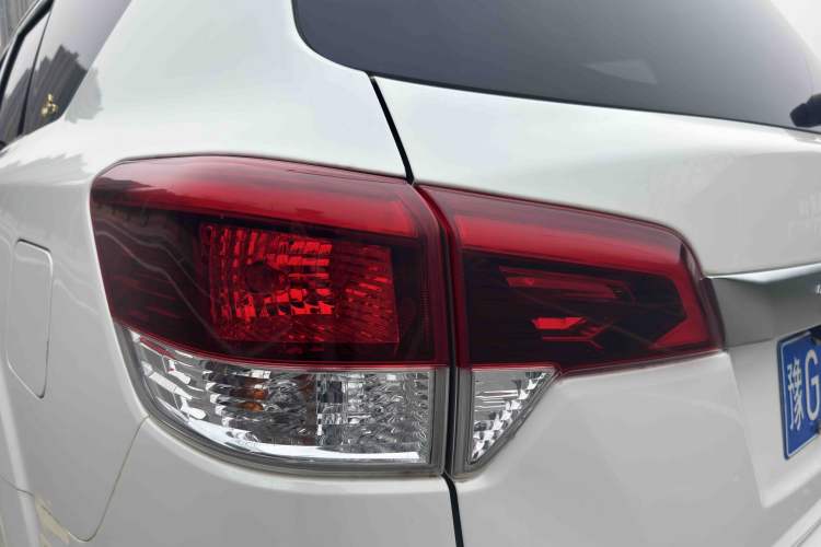 Used Nissan Terra 2020 2.5L XL Upper 4WD Automatic Four-Wheel Drive Luxury Edition Exterior 8
