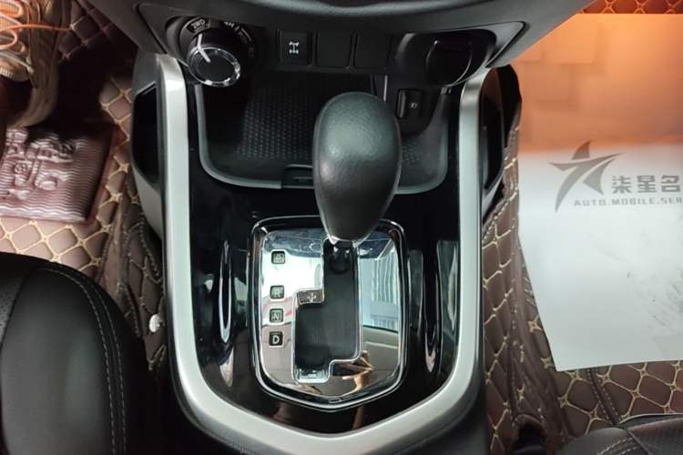 Used Nissan Terra 2020 2.5L XL Upper 4WD Automatic Four-Wheel Drive Luxury Edition Gear Lever