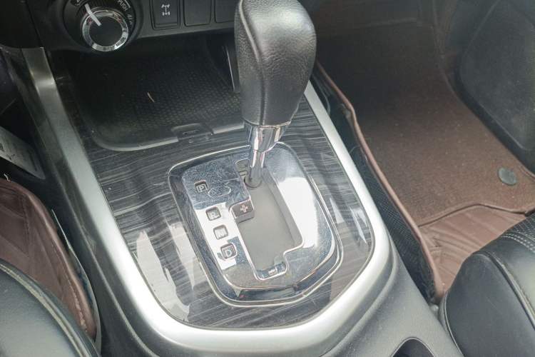 Used Nissan Terra 2020 2.5L XV 4WD Automatic Four-Wheel Drive Flagship Edition Gear Lever