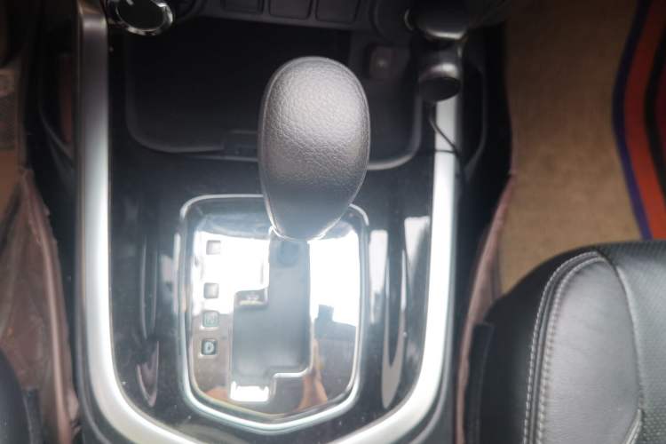 Used Nissan Terra 2020 2.5L XL Upper 4WD Automatic Four-Wheel Drive Luxury Edition Gear Lever