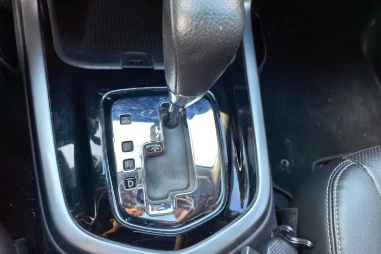 Used Nissan Terra 2020 2.5L XL Upper 4WD Automatic Four-Wheel Drive Luxury Edition Gear Lever