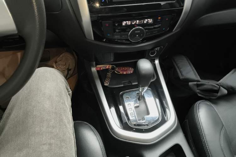 Used Nissan Terra 2020 2.5L XL Upper Automatic Two-Wheel Drive Luxury Edition Gear Lever